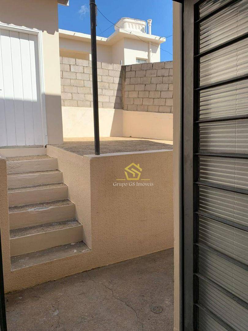 Casa para alugar com 2 quartos, 150m² - Foto 18