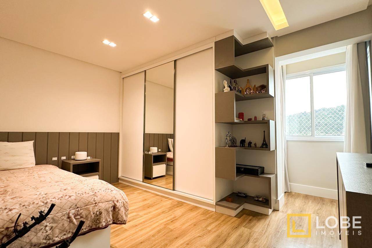 Apartamento à venda com 4 quartos, 222m² - Foto 11