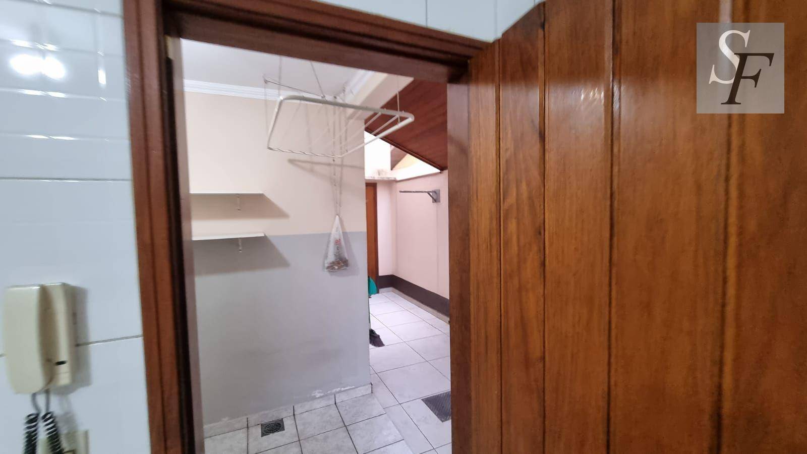 Sobrado para alugar com 3 quartos, 302m² - Foto 26