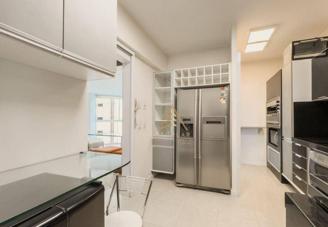 Apartamento à venda com 3 quartos, 156m² - Foto 11