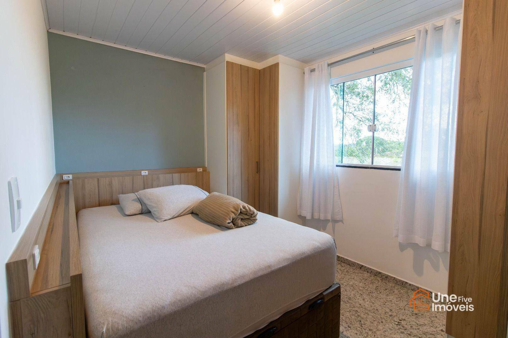 Casa à venda com 2 quartos, 70m² - Foto 6