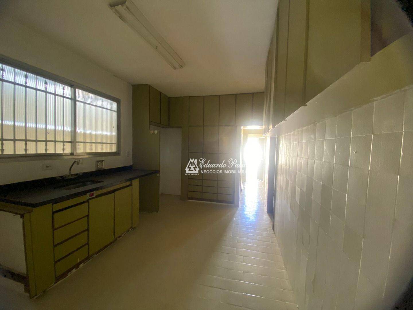 Casa à venda e aluguel com 4 quartos, 220m² - Foto 16