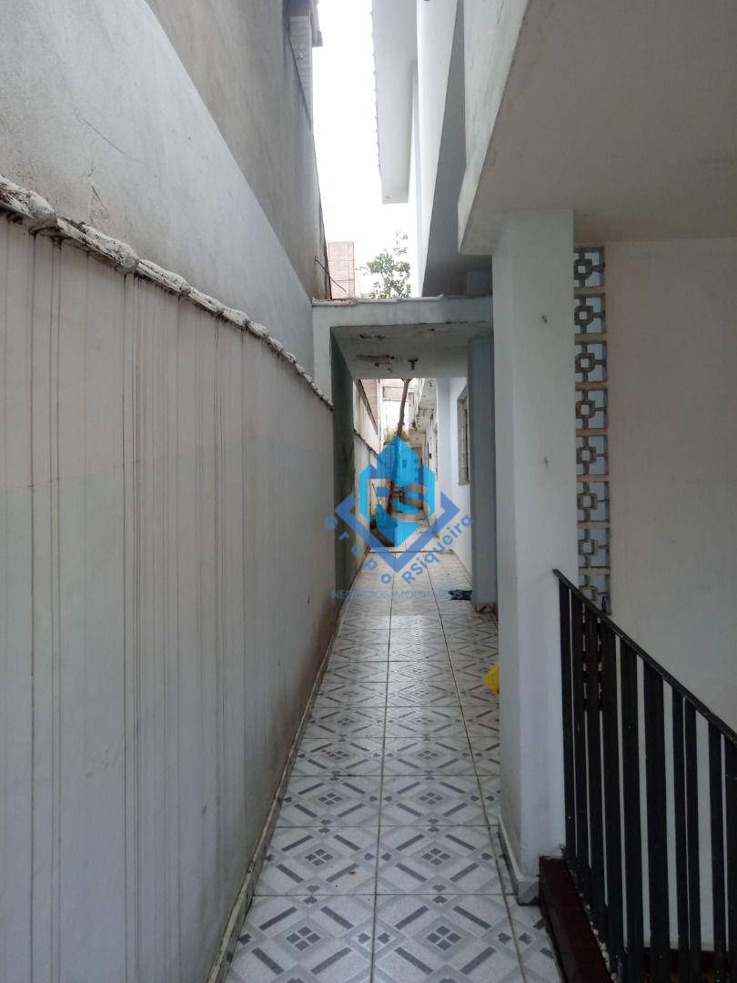 Sobrado à venda com 5 quartos, 196m² - Foto 2