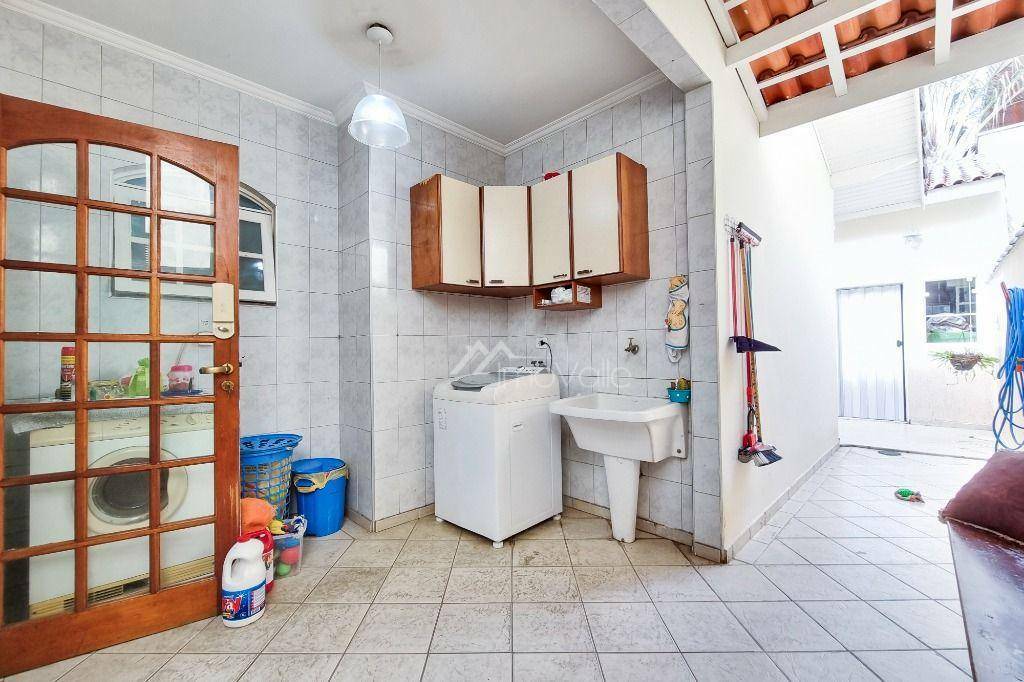 Casa de Condomínio à venda com 4 quartos, 185m² - Foto 23