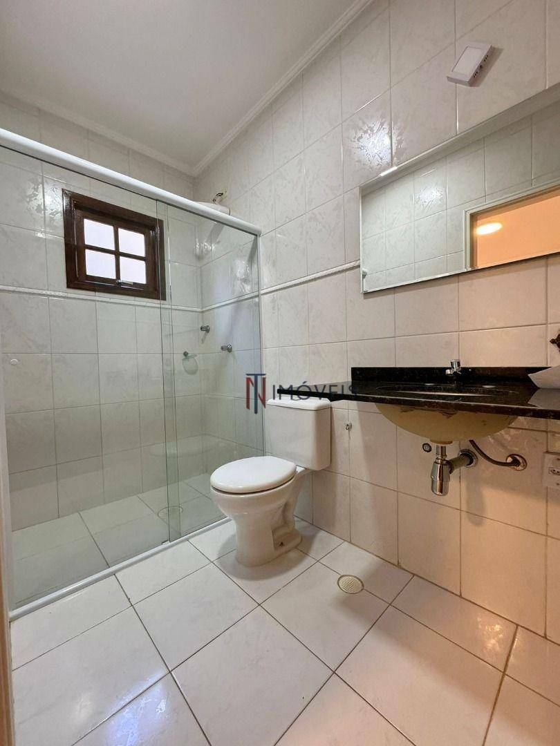 Casa para alugar com 3 quartos, 210m² - Foto 17