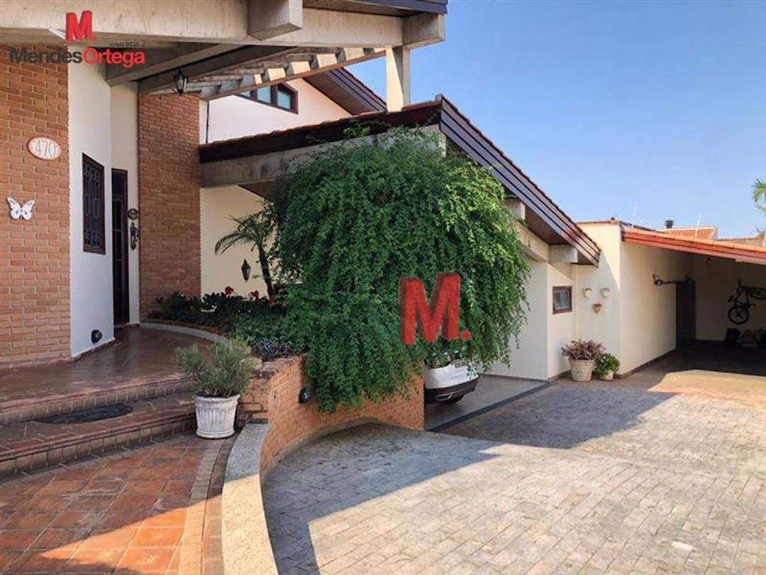 Casa à venda com 4 quartos, 451m² - Foto 2