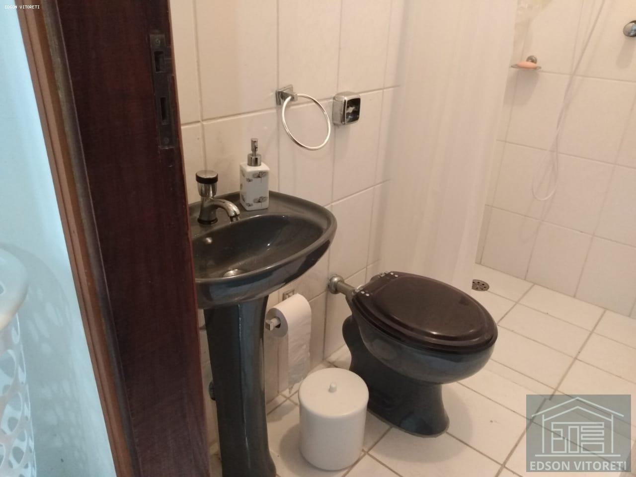 Casa à venda com 2 quartos, 72m² - Foto 3