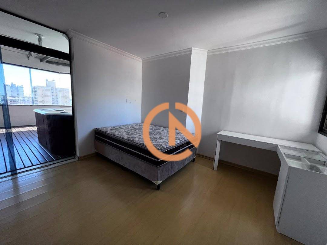 Apartamento à venda com 4 quartos, 217m² - Foto 5