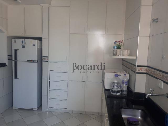 Apartamento à venda com 2 quartos, 70m² - Foto 11