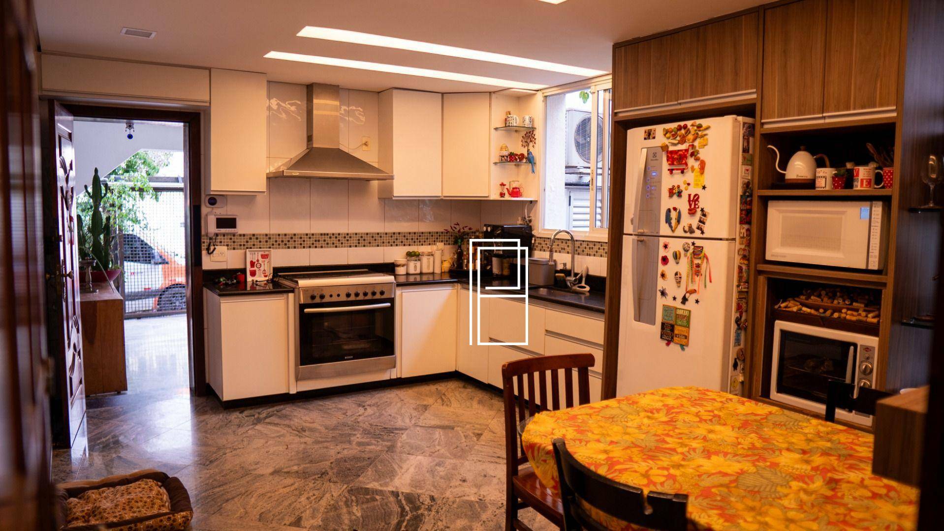 Casa à venda com 4 quartos, 300m² - Foto 18