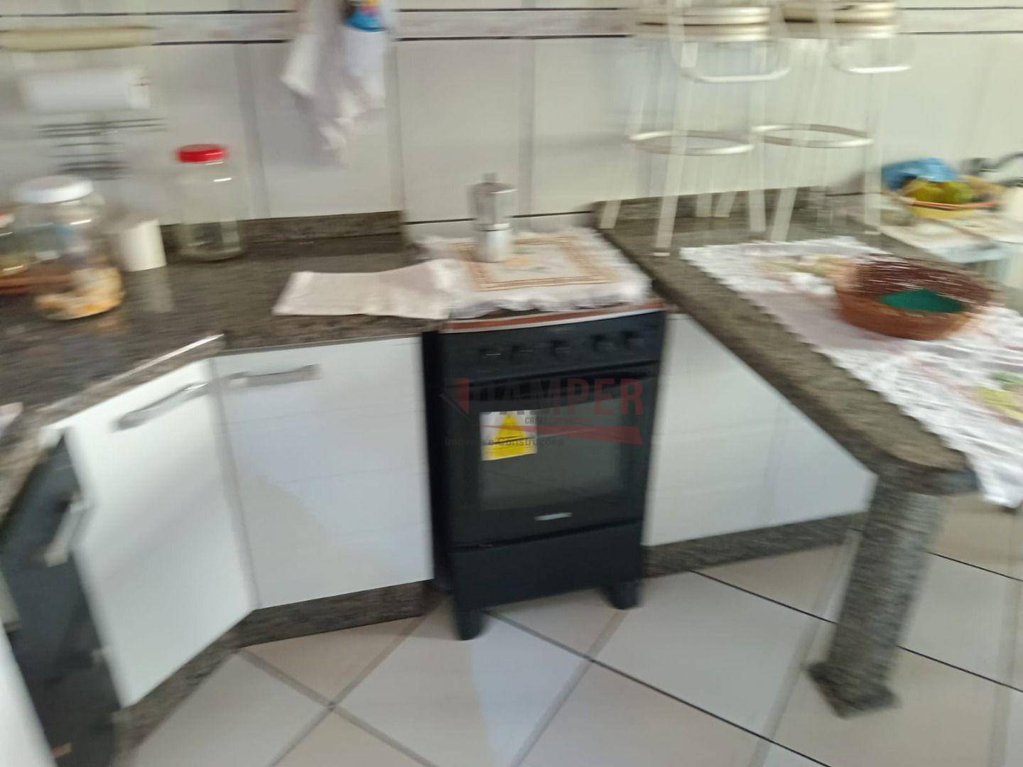 Casa para alugar com 3 quartos, 90m² - Foto 1