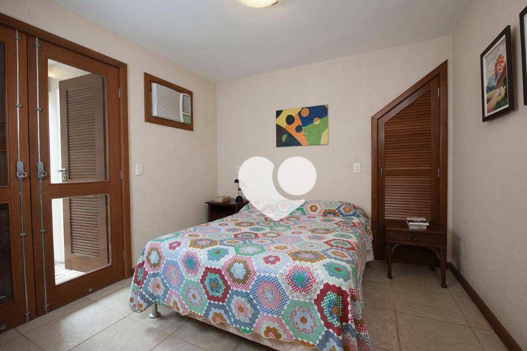 Casa à venda com 4 quartos, 380m² - Foto 19