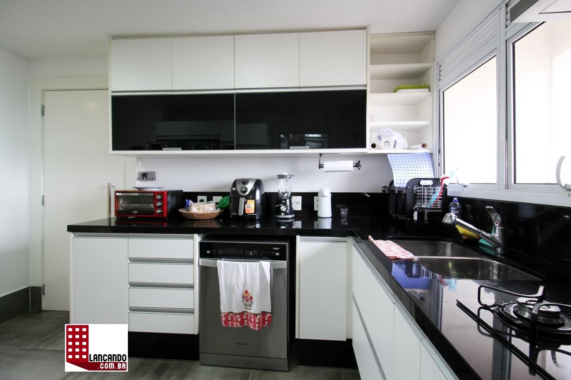 Apartamento à venda com 3 quartos, 210m² - Foto 14