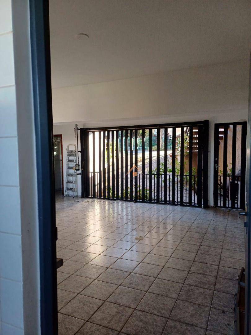 Sobrado à venda com 4 quartos, 200m² - Foto 12