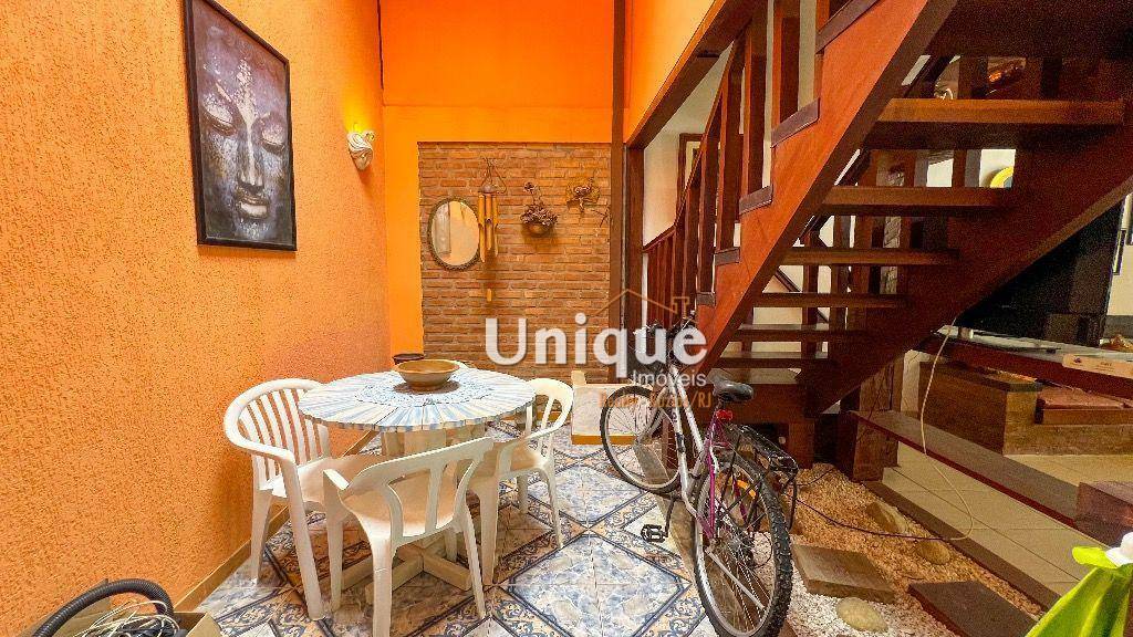 Casa de Condomínio à venda com 5 quartos, 234m² - Foto 29