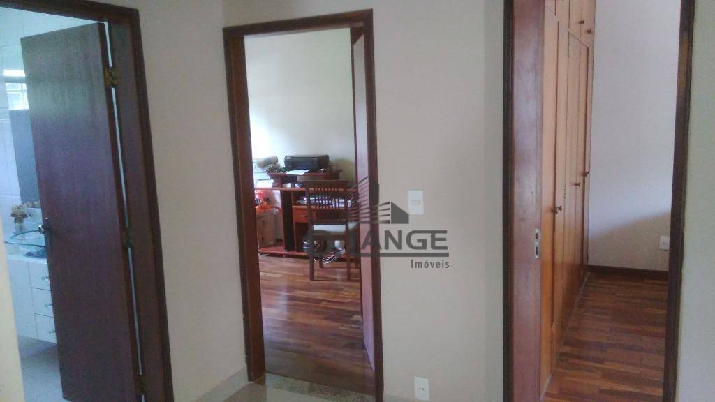 Chácara à venda com 3 quartos, 269m² - Foto 11