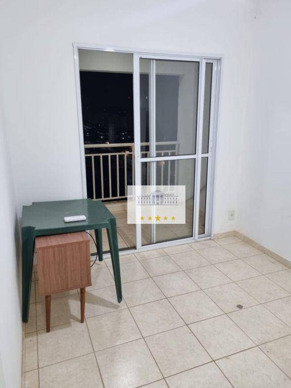 Apartamento à venda com 2 quartos, 70m² - Foto 2