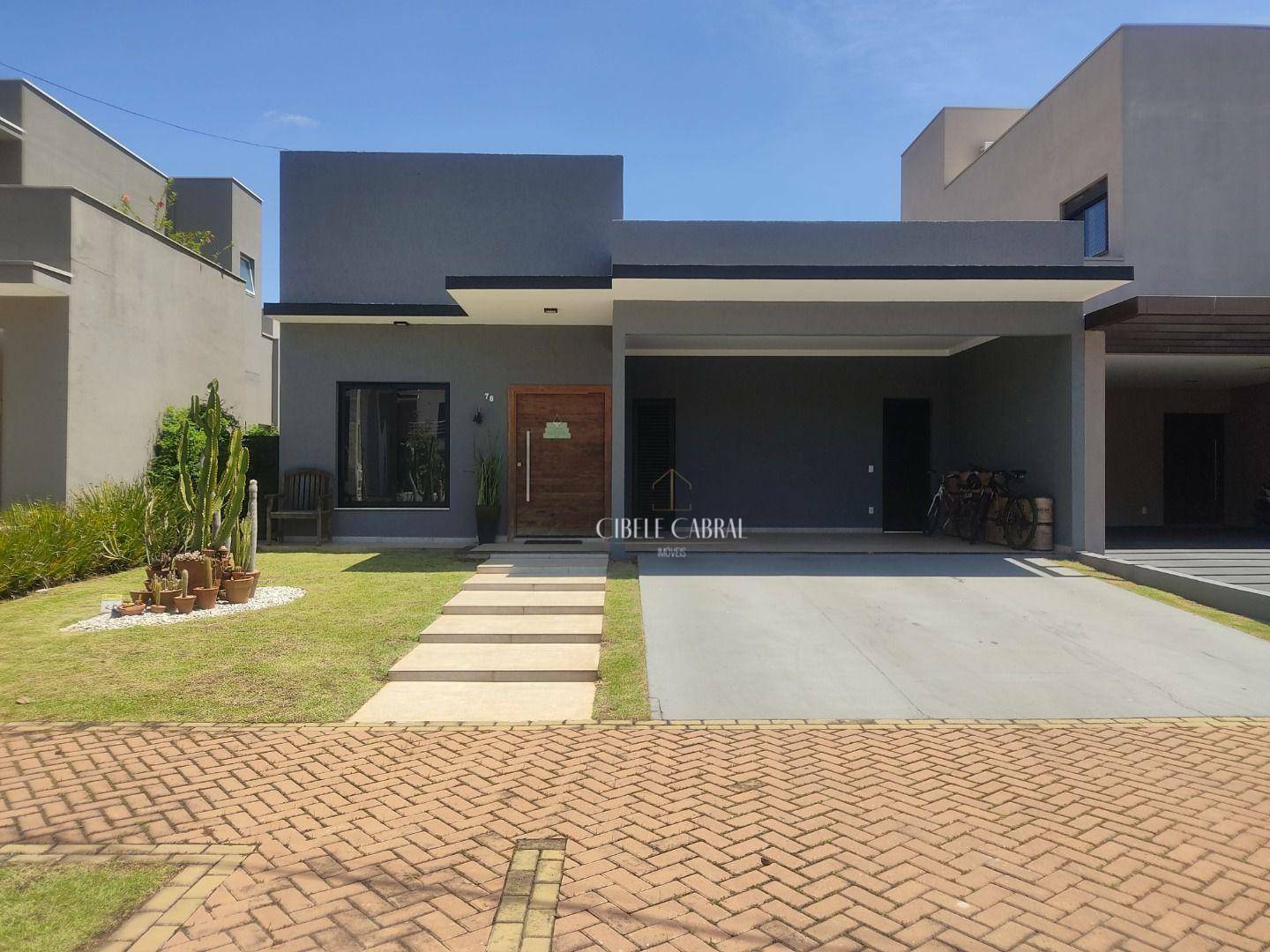 Casa de Condomínio à venda com 3 quartos, 228m² - Foto 1