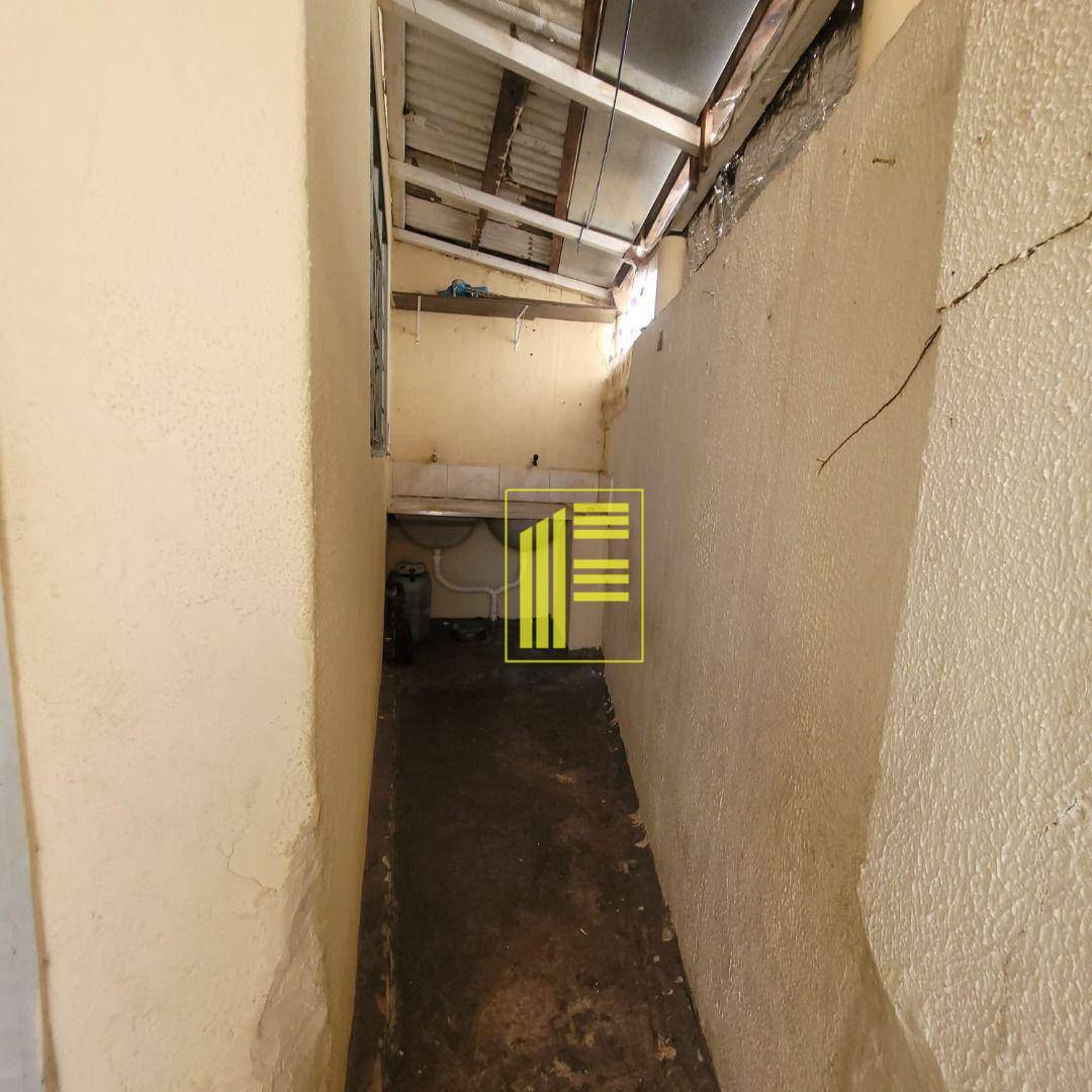 Casa para alugar com 2 quartos, 50m² - Foto 12
