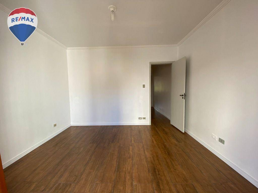 Casa para alugar com 5 quartos, 282m² - Foto 31