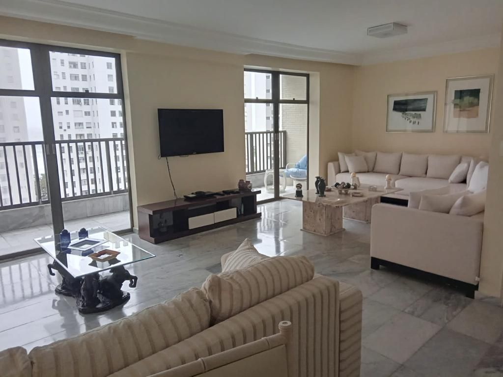 Apartamento à venda com 4 quartos, 230m² - Foto 1