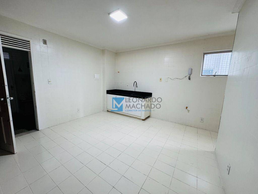 Apartamento à venda com 4 quartos, 140m² - Foto 12