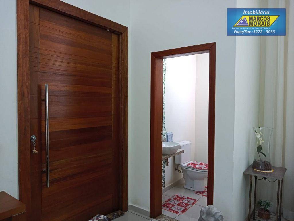 Casa de Condomínio à venda com 3 quartos, 250m² - Foto 10