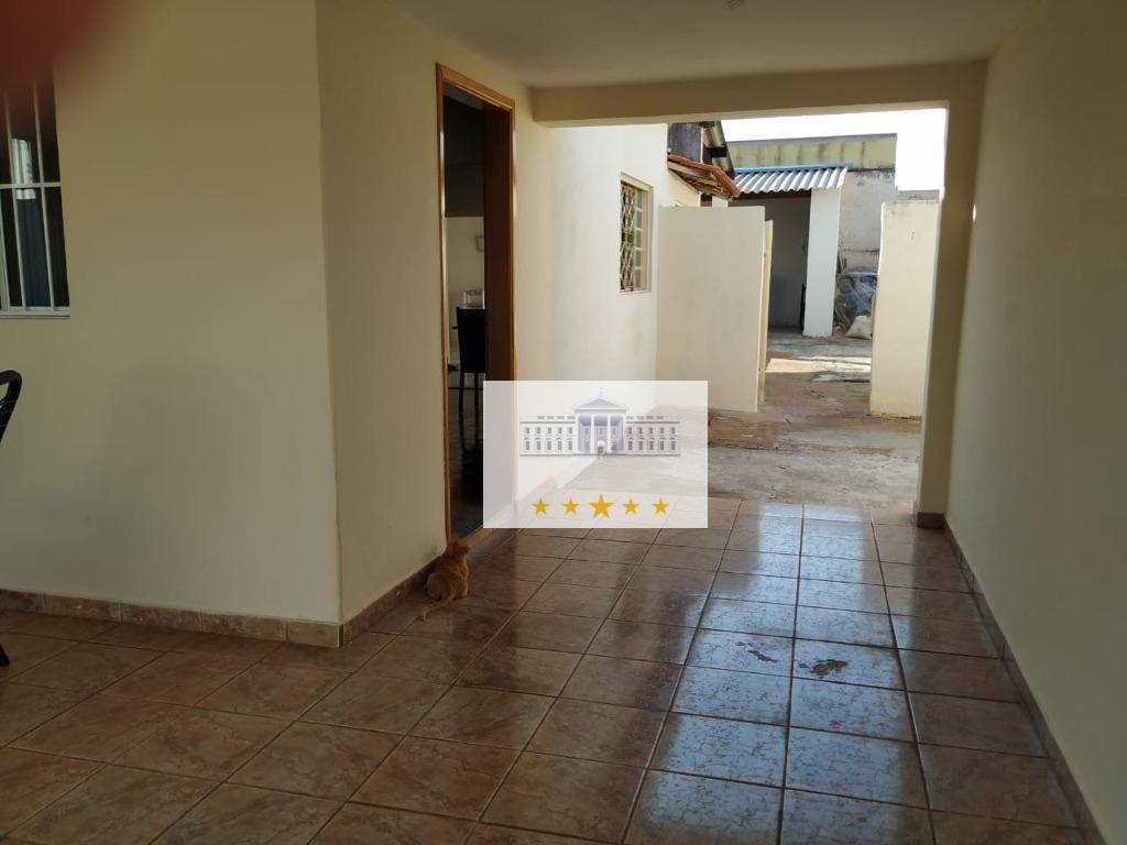 Casa à venda com 3 quartos, 130m² - Foto 2