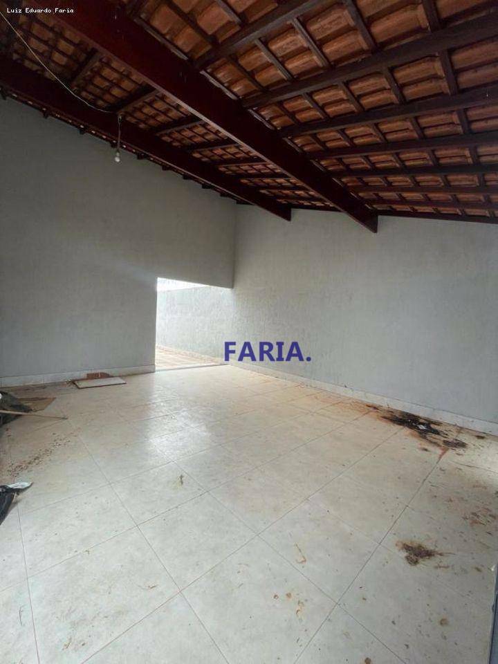 Casa à venda com 3 quartos, 140m² - Foto 3