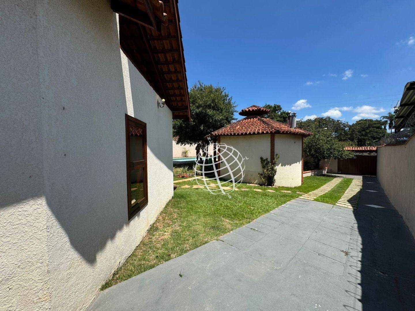 Casa à venda com 2 quartos, 182m² - Foto 2