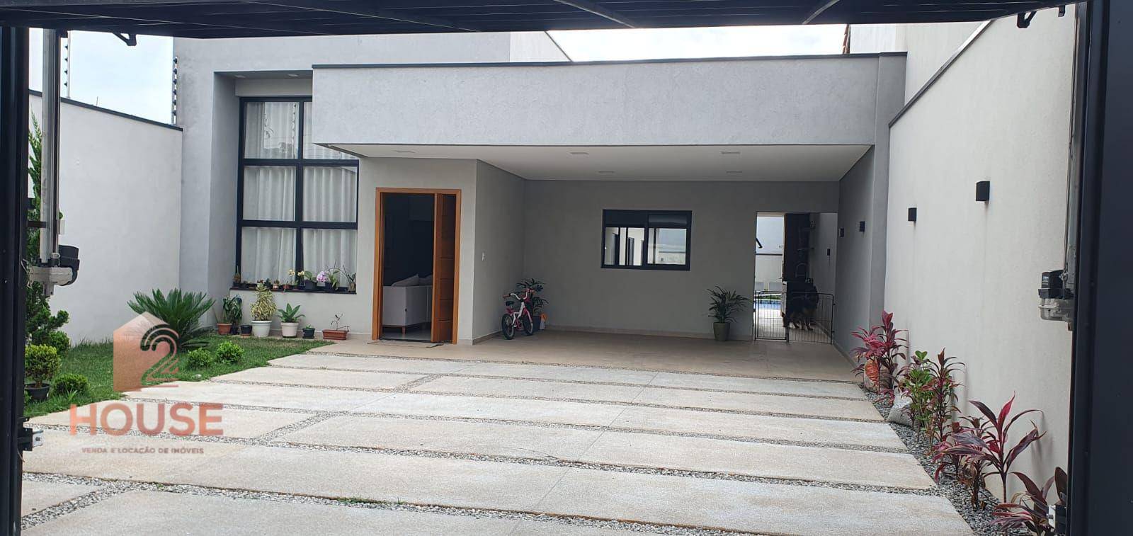 Casa à venda com 3 quartos, 200m² - Foto 1