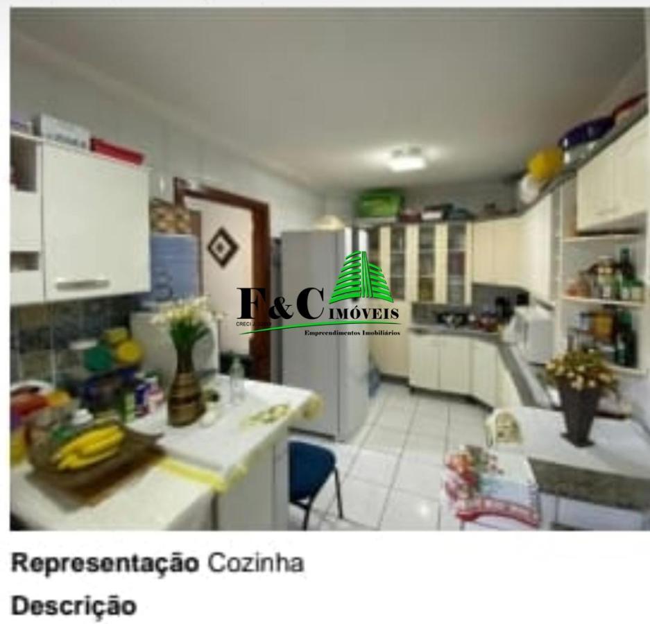 Casa à venda com 3 quartos, 133m² - Foto 1