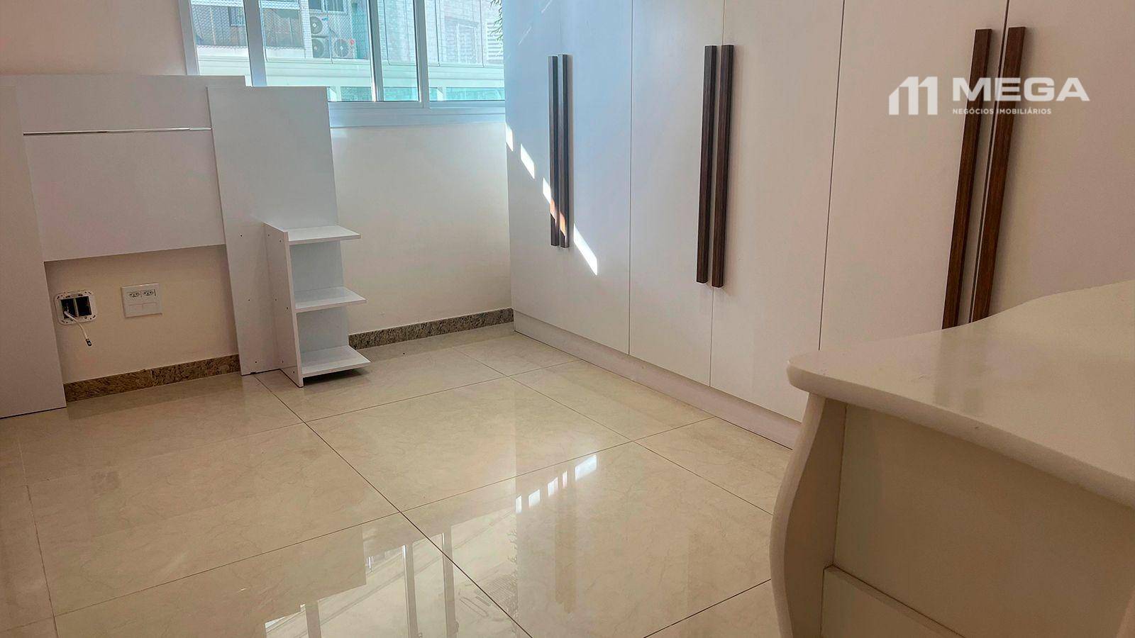 Apartamento à venda com 3 quartos, 135m² - Foto 12