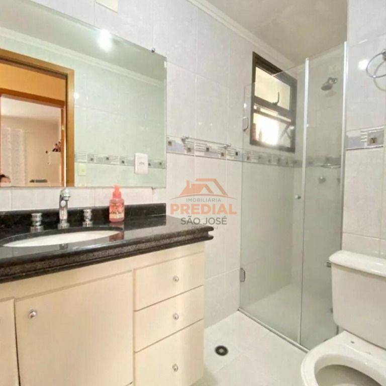 Apartamento à venda com 2 quartos, 75m² - Foto 7