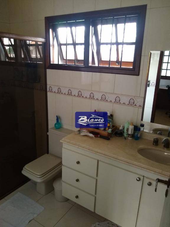 Sobrado à venda com 4 quartos, 240m² - Foto 32