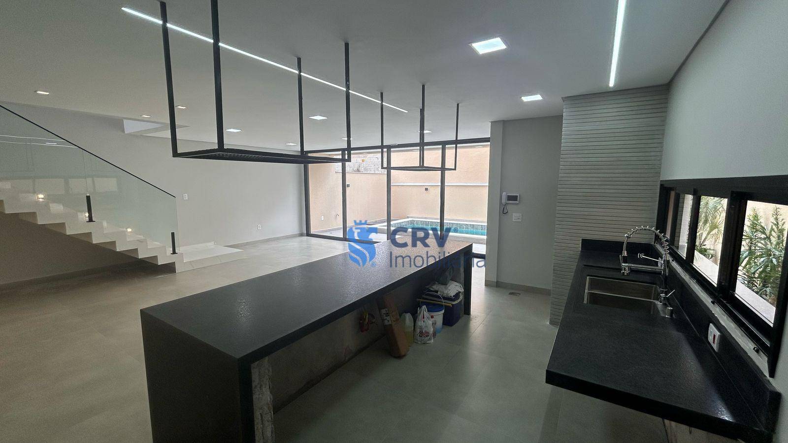 Sobrado à venda com 3 quartos, 226m² - Foto 4