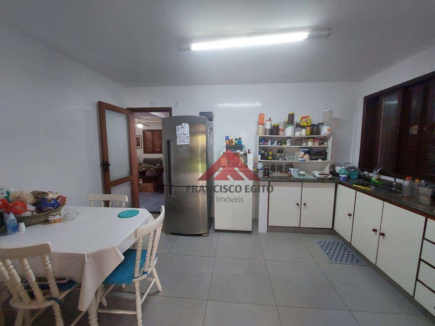 Casa à venda com 5 quartos, 271m² - Foto 8