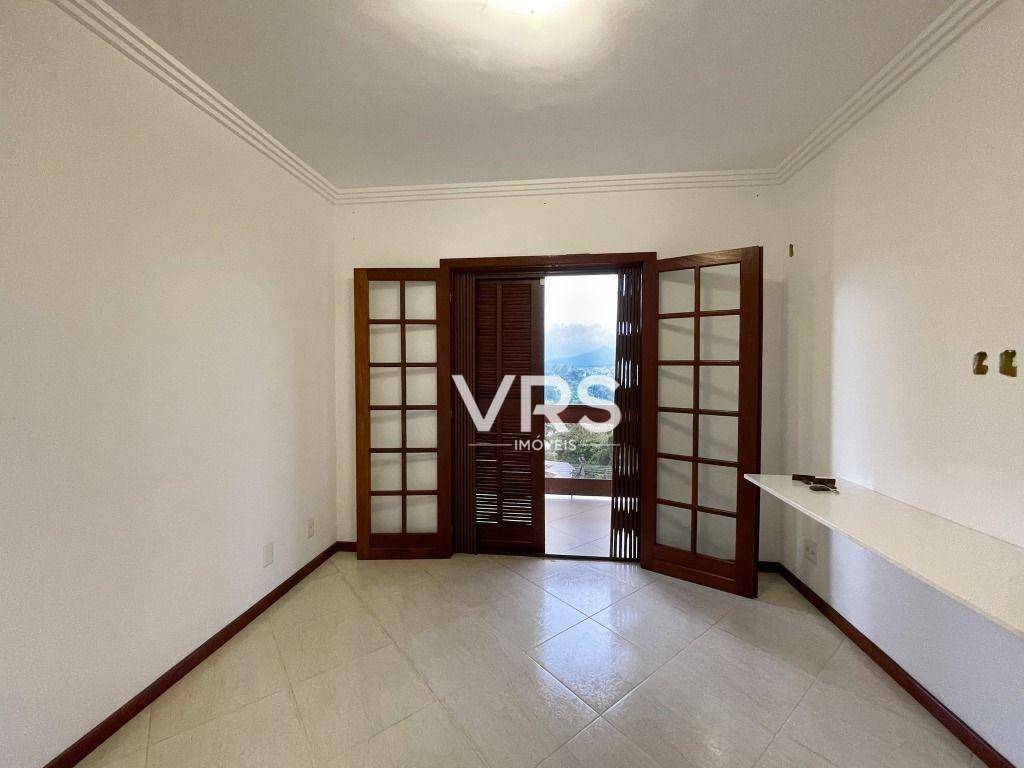 Casa à venda com 4 quartos, 195m² - Foto 29