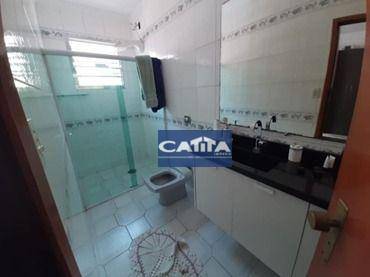 Sobrado à venda e aluguel com 3 quartos, 200m² - Foto 8