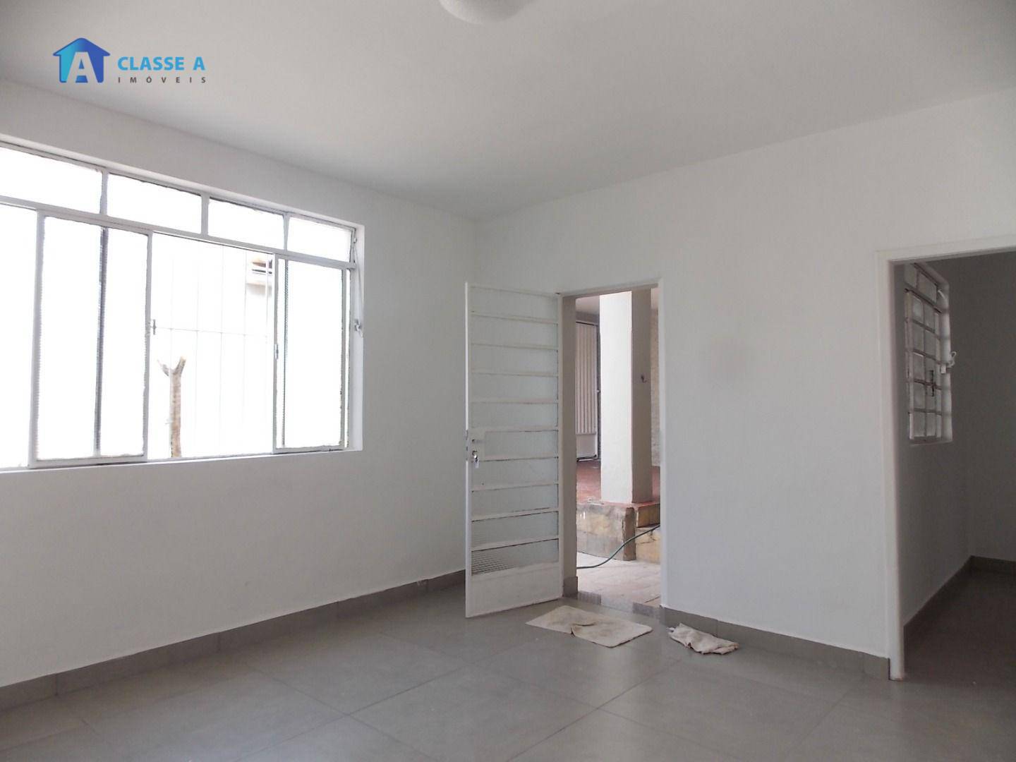 Casa à venda com 4 quartos, 160m² - Foto 3