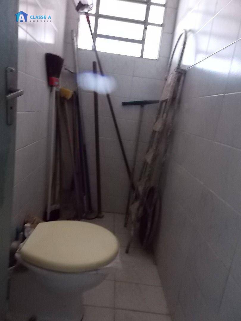 Casa à venda com 4 quartos, 200m² - Foto 17