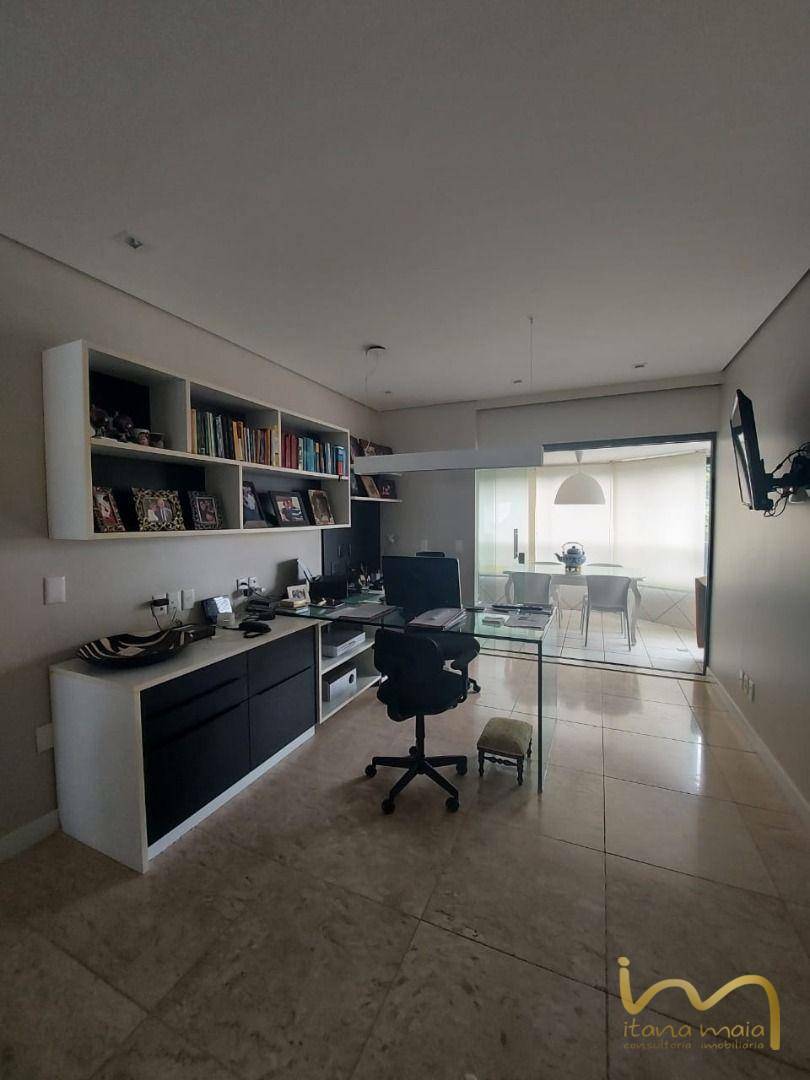 Apartamento à venda com 4 quartos, 243m² - Foto 4