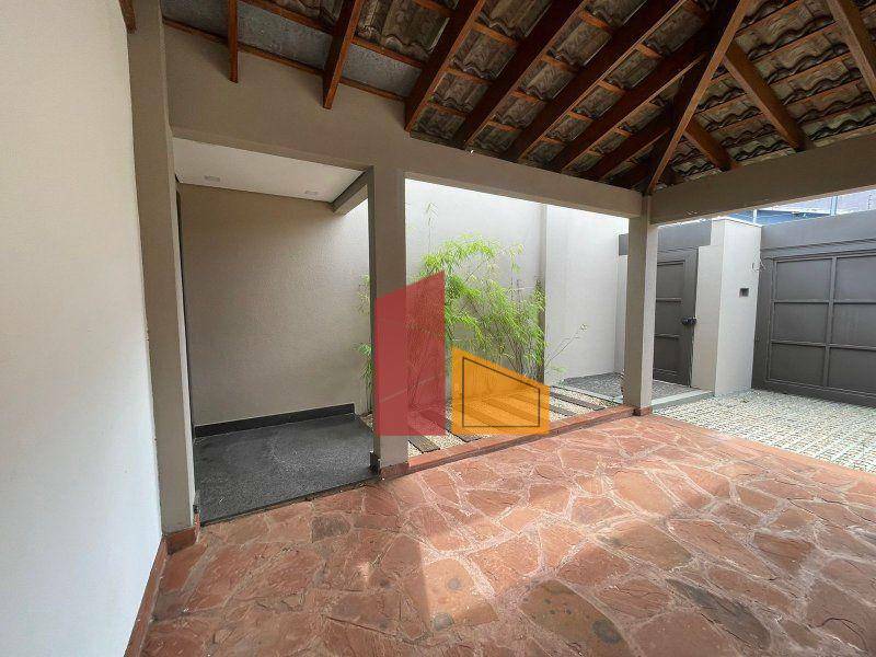 Casa à venda com 3 quartos, 312m² - Foto 30