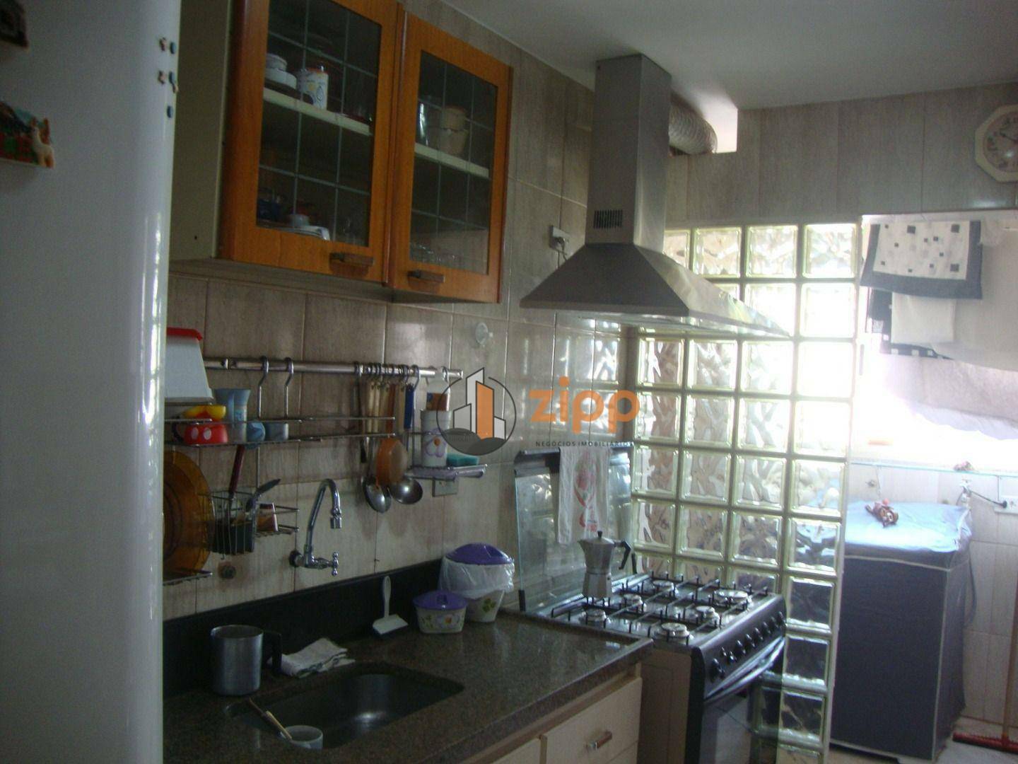 Apartamento para alugar com 3 quartos, 75m² - Foto 13