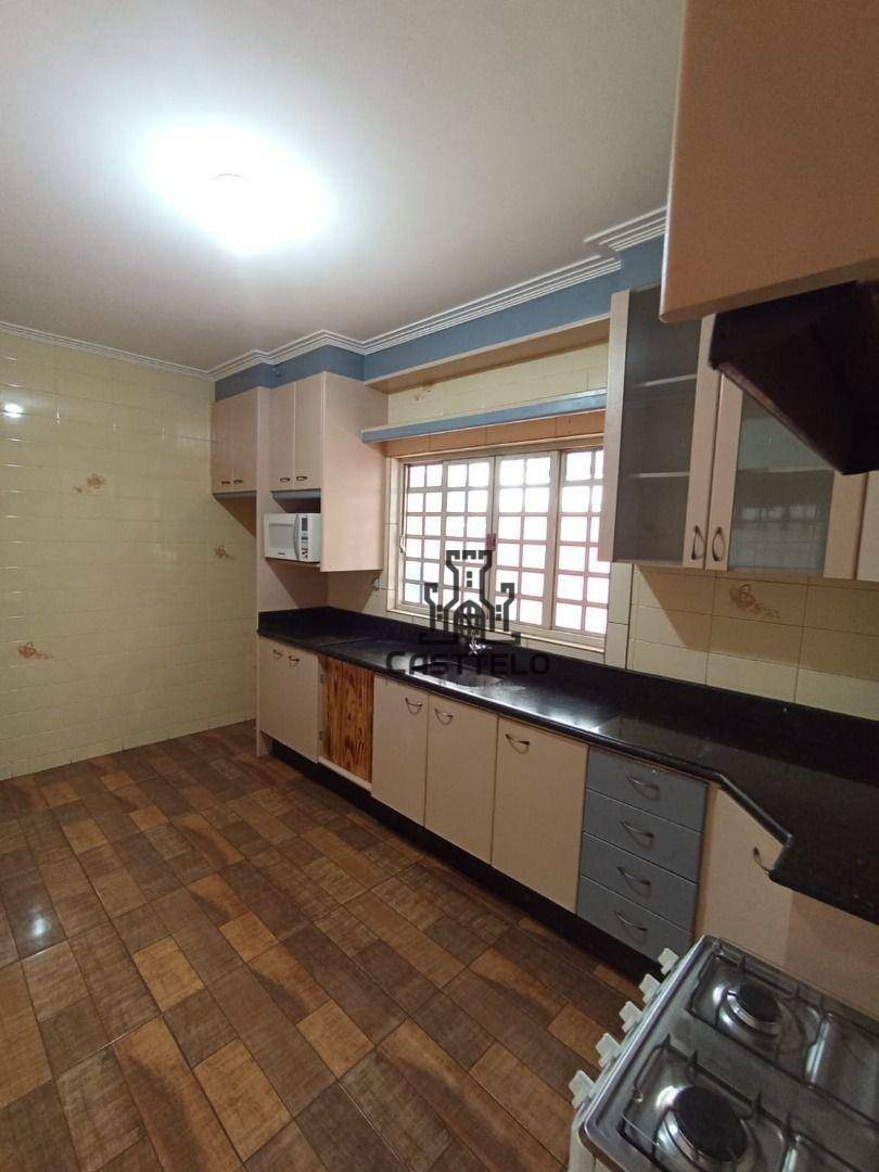 Casa à venda com 5 quartos, 158m² - Foto 9