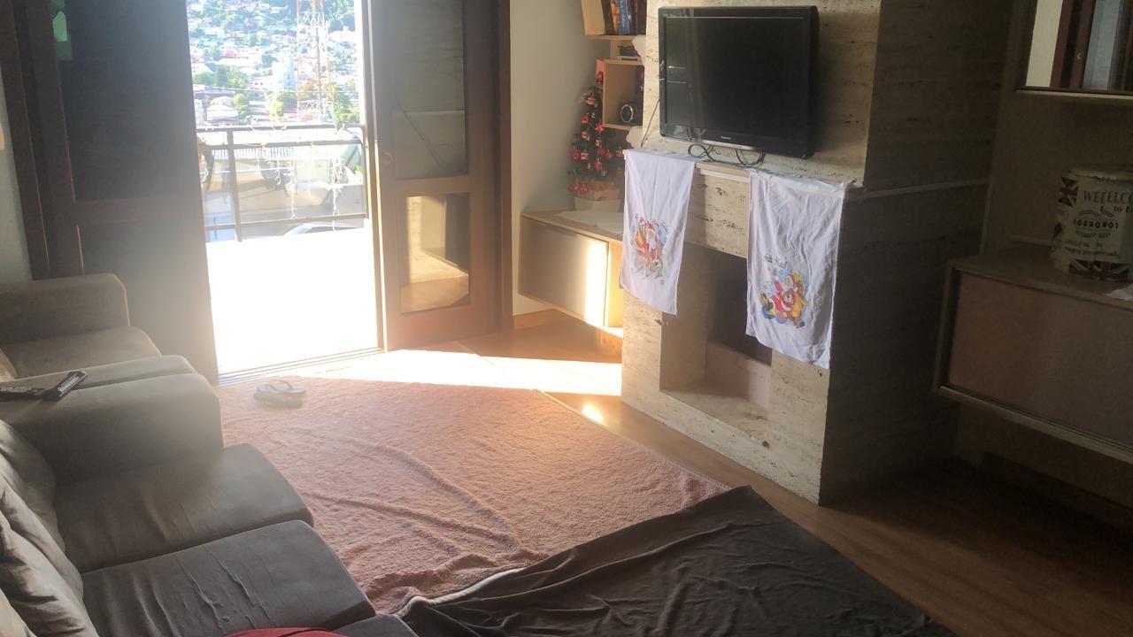 Casa à venda com 5 quartos, 200m² - Foto 14