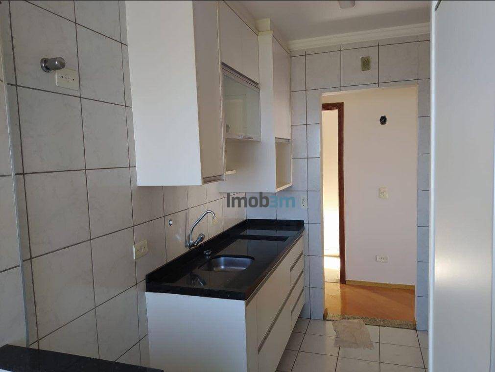 Apartamento à venda com 3 quartos, 70m² - Foto 4