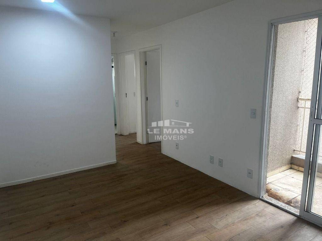 Apartamento à venda com 2 quartos, 50m² - Foto 2