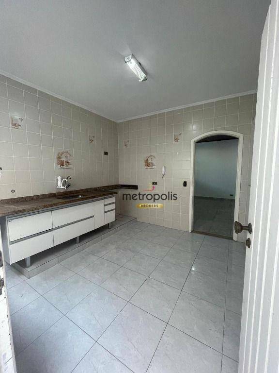 Sobrado à venda com 6 quartos, 327m² - Foto 2