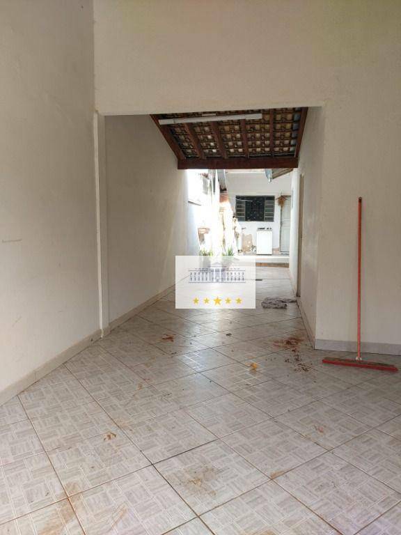 Casa à venda com 1 quarto, 170m² - Foto 1